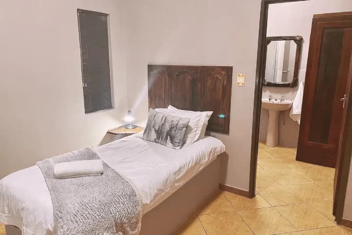 Family of 4 Room bathroom