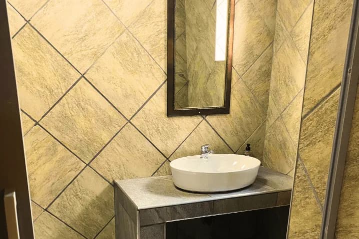 Luxury Room bathroom