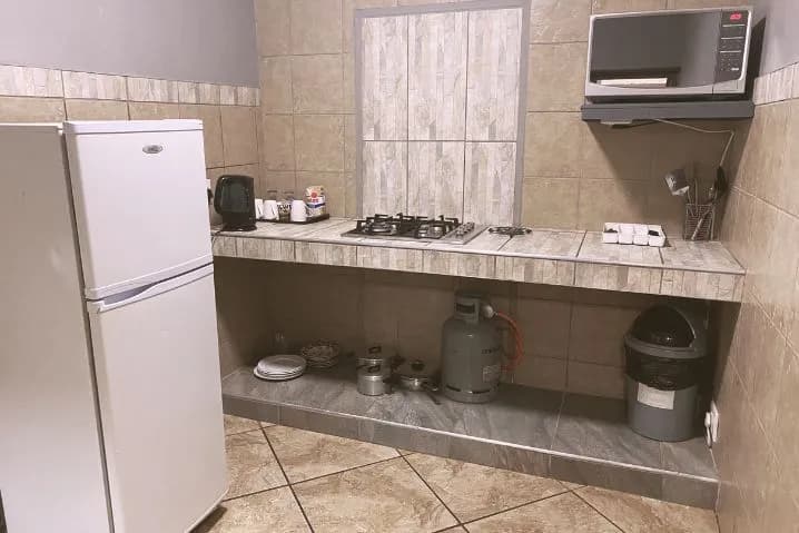 Self-Catering Luxury Room kitchenette
